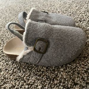 Size 8 toddler clogs